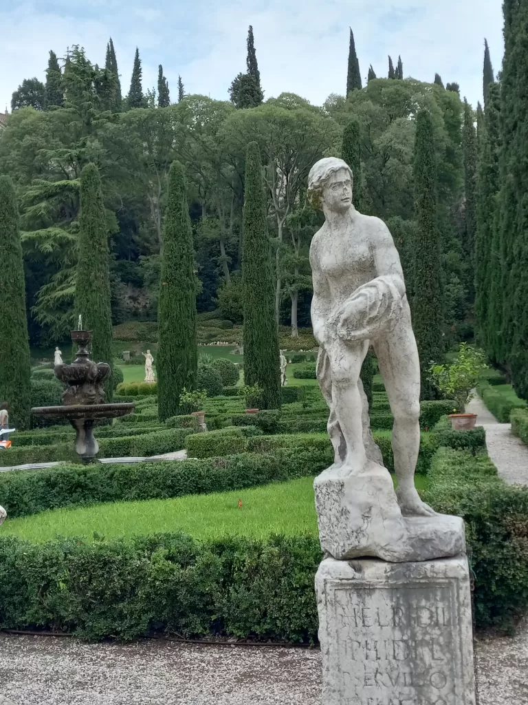 Statue in Giardino Giusti, Verona Italy